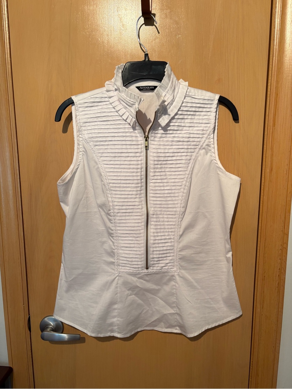Autograph New York sleeveless white blouse pleated/pintuck front panel, Size S